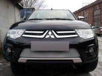 Защита радиатора Mitsubishi Pajero IV 2008-2011chrome (Фото 1)