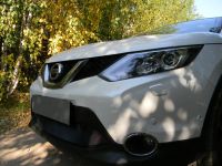 Защита радиатора Nissan Qashqai 2014- black с парктроником (Фото 1)