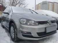Защита радиатора Volkswagen Golf VII black PREMIUM (Фото 2)