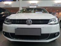 Защита радиатора Volkswagen Jetta VI 2010- black PREMIUM (Фото 1)