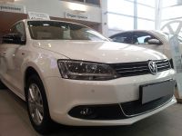 Защита радиатора Volkswagen Jetta VI 2010- black PREMIUM (Фото 2)